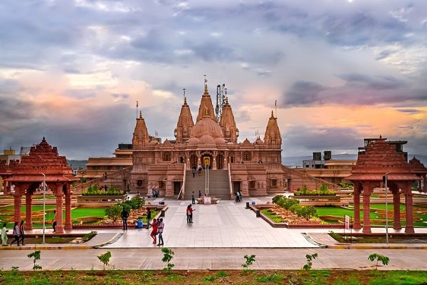 kolhapur to pune cabs